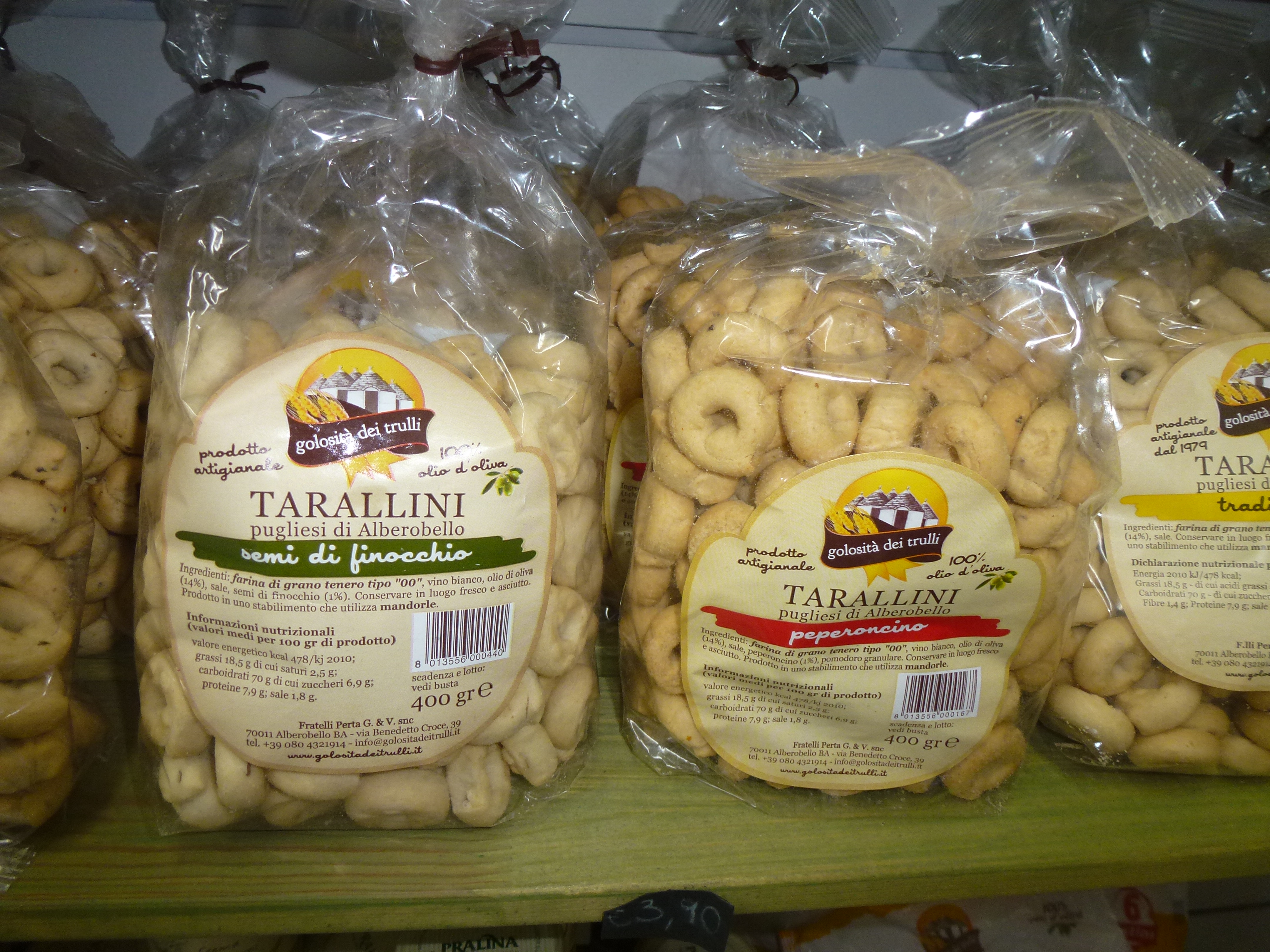 tarallini crackers in bags